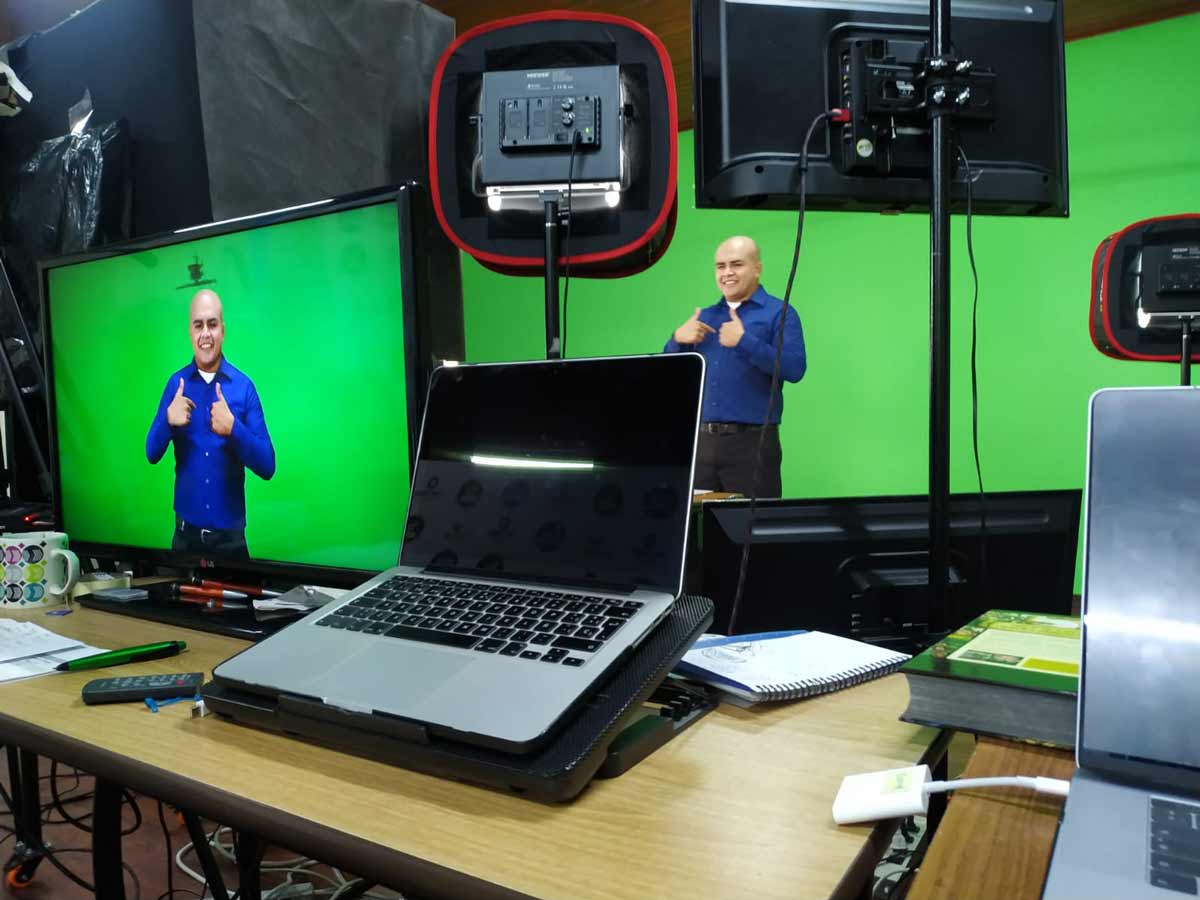 Colombian Sign Language translation in progress